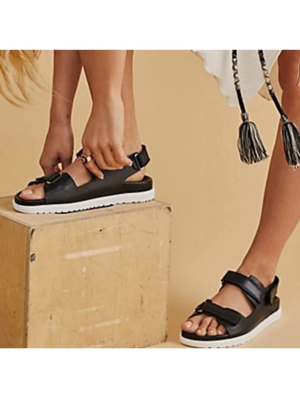 Free People New Moon Sandals Sz 38 US 8 Black Leather Strappy Boho Shoes